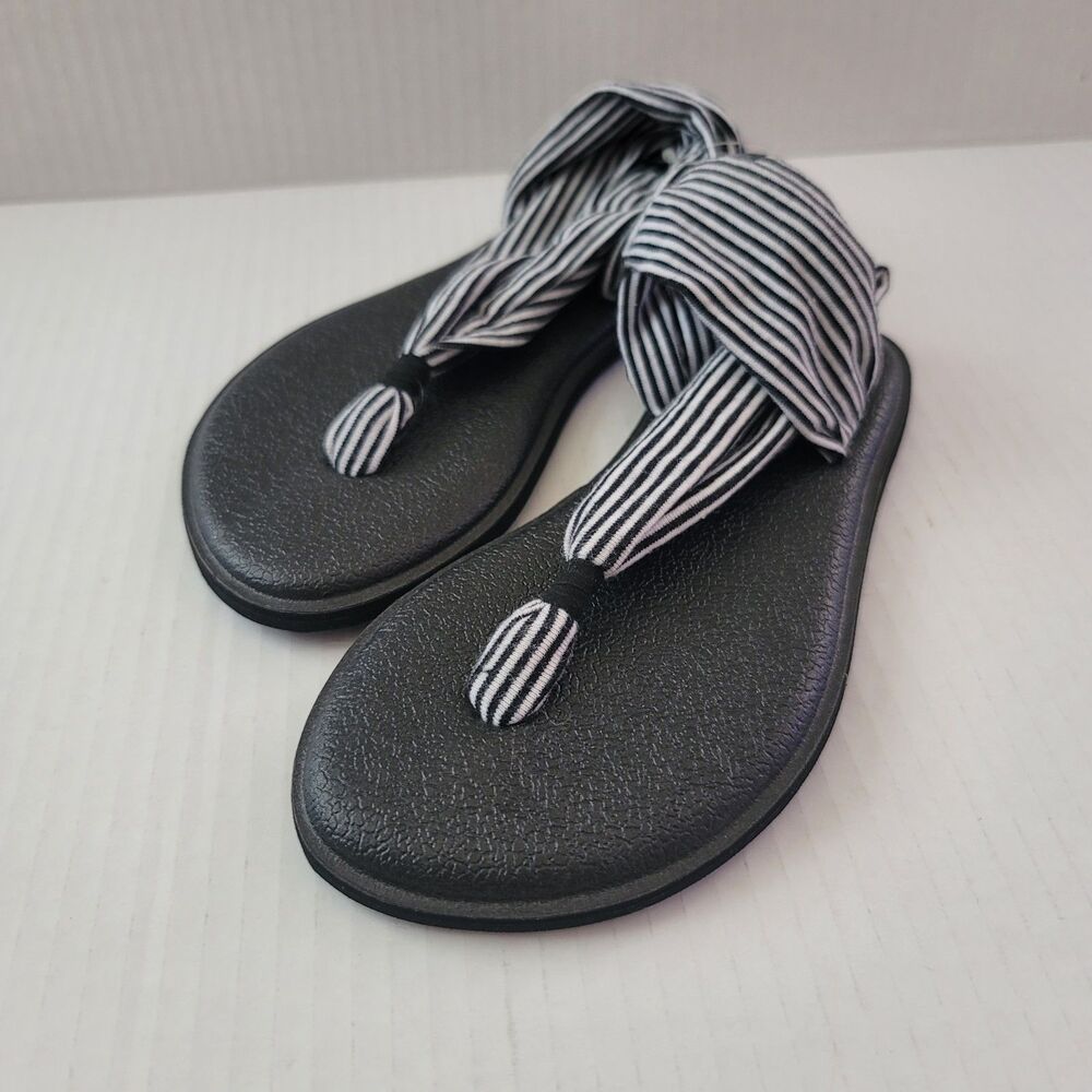 New Sanuk 'Lil Yoga Sling' Sandals Black/White Striped Girls SZ 11-12 Shoes